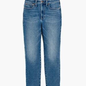 Madewell 
The Curvy Perfect Vintage Jean sz 27